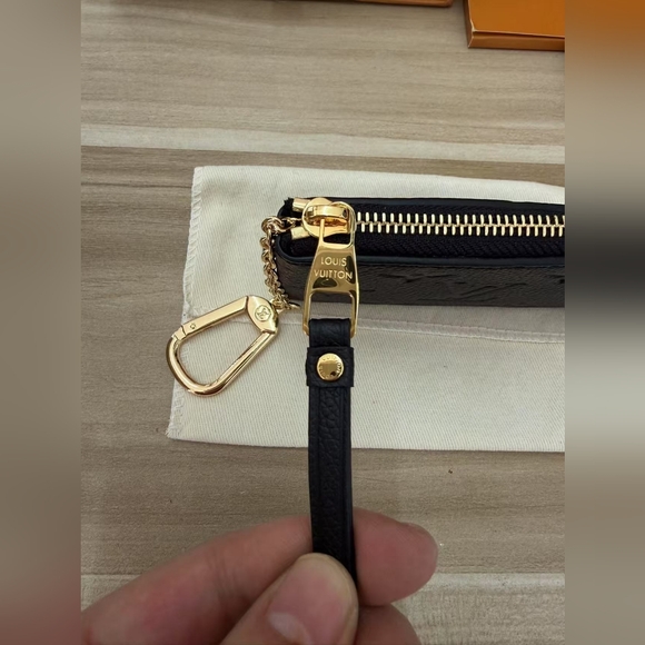 Louis Vuitton Key Pouch - Picture 7 of 15